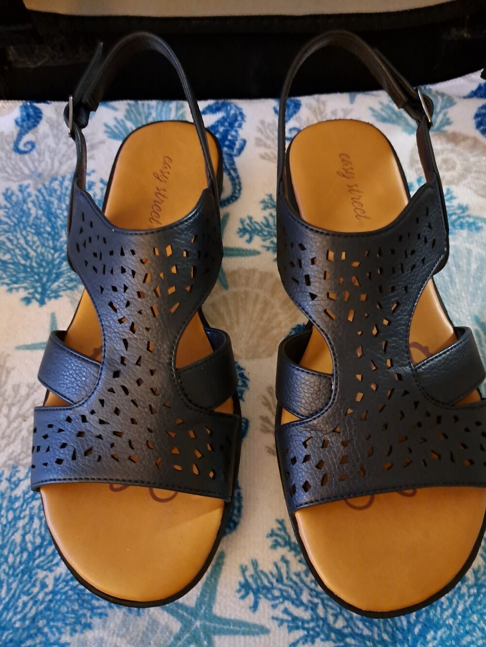 EASY STREETNavy SANDALS  Laser-Cut Slingback Comfort BRAND NEW size 8